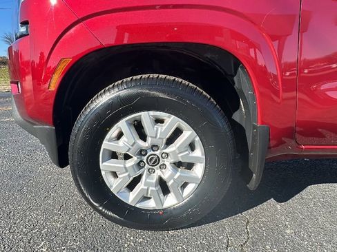 Used 2022 Nissan Frontier SV image 9