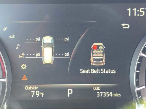 Used 2023 Toyota Highlander XLE FWD image 28