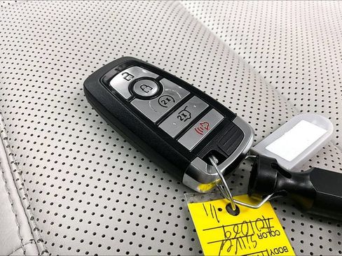 Certified 2025 Ford Explorer Platinum w/ LUX Leather Package AWD/4WD image 11
