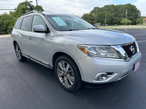 Used 2013 Nissan Pathfinder Platinum AWD/4WD image 4
