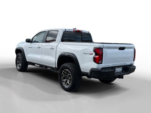 Used 2024 Chevrolet Colorado ZR2 w/ Technology Package AWD/4WD image 3