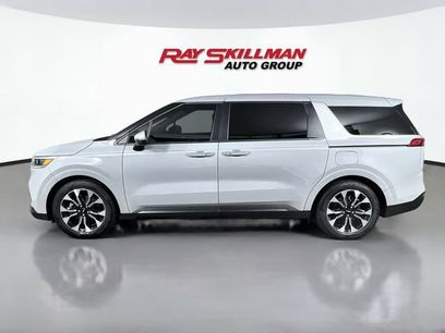 Used 2024 Kia Carnival EX