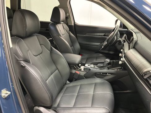 Used 2025 Kia Telluride EX w/ EX Captain's Chair Package AWD/4WD image 9