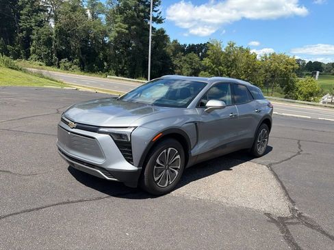 Used 2024 Chevrolet Blazer EV LT AWD/4WD image 4