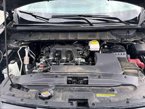 Used 2025 Nissan Pathfinder SL image 29