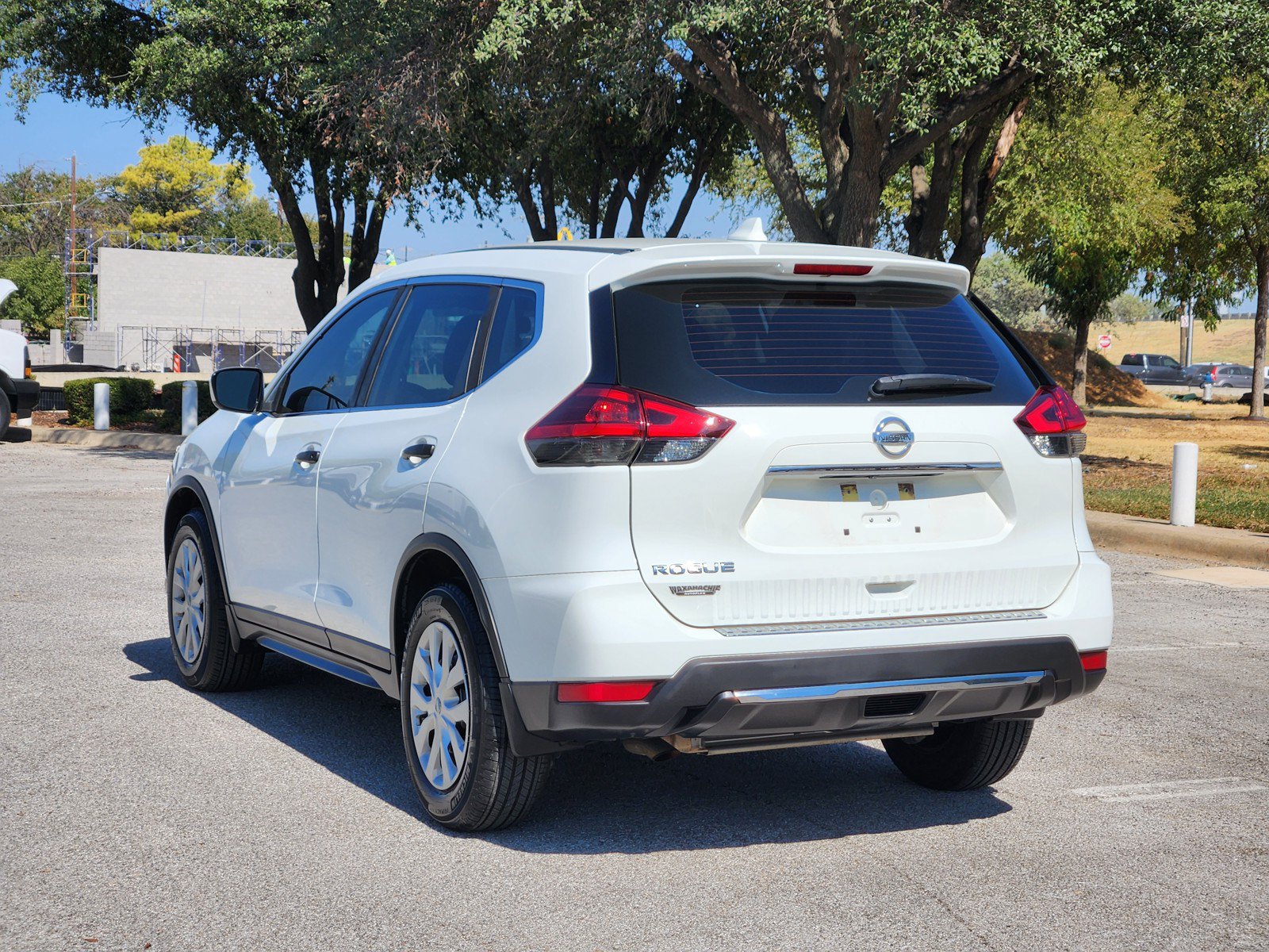 Used 2018 Nissan Rogue S FWD image 4