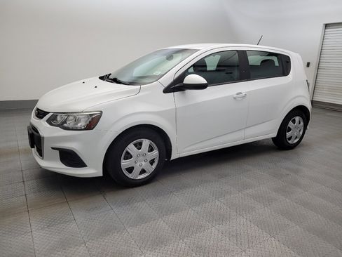 Used 2020 Chevrolet Sonic LT FWD image 2