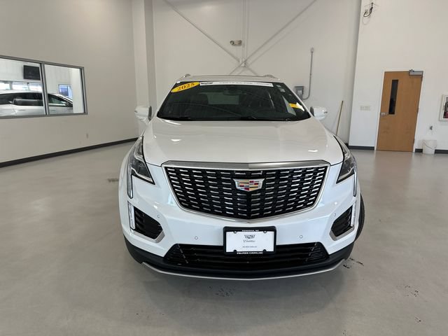 Certified 2025 Cadillac XT5 Premium Luxury AWD/4WD image 3