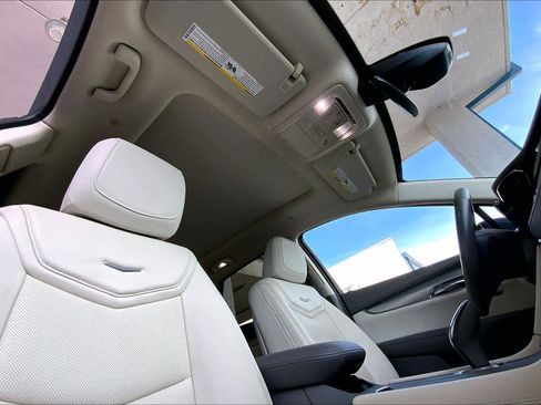 Used 2019 Cadillac XT5 Premium Luxury w/ Driver Assist Package image 14