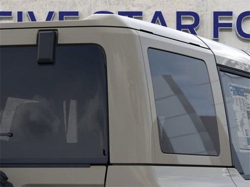 New 2025 Ford Bronco Badlands image 25