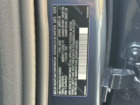 Certified 2025 Volvo XC60 B5 Core w/ Protection Package Premier image 34