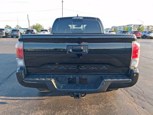 Used 2023 Toyota Tacoma TRD Off-Road w/ TRD Premium Off Road Package AWD/4WD image 3