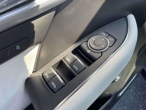 New 2026 Buick Envision Avenir image 12