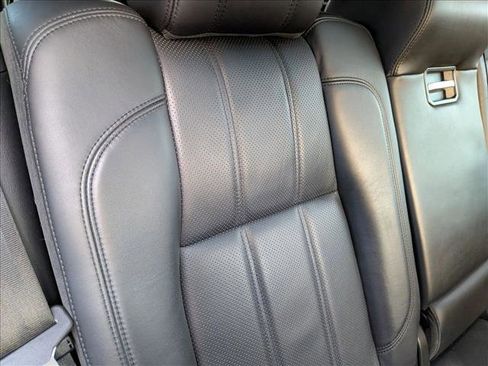 Used 2017 Land Rover Range Rover HSE image 17