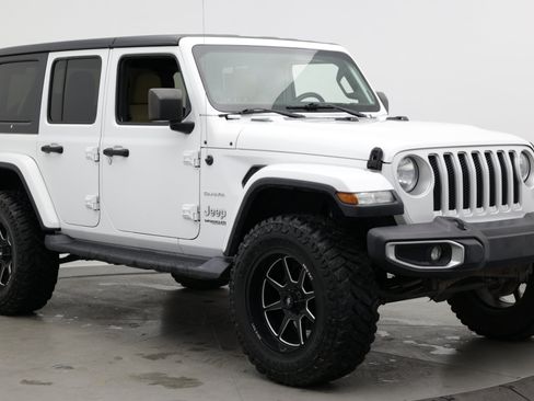 Used 2020 Jeep Wrangler Unlimited Sahara AWD/4WD image 3