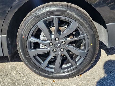 Used 2022 Chevrolet Equinox RS w/ RS Leather Package image 6