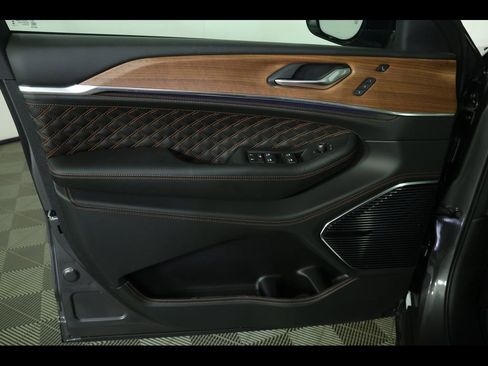 New 2026 Jeep Grand Cherokee L Summit AWD/4WD image 18