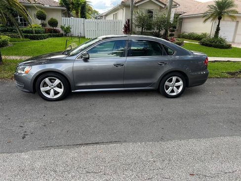 Used 2013 Volkswagen Passat 2.5 SE FWD image 7