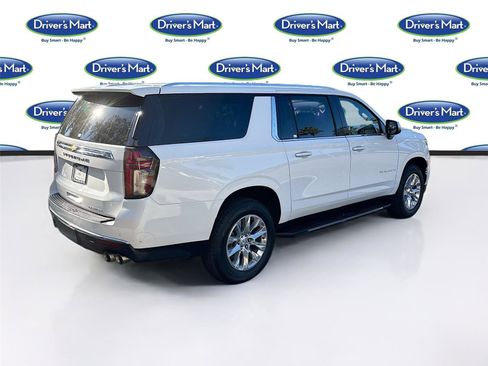 Used 2023 Chevrolet Suburban Premier image 7