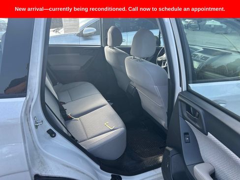 Used 2018 Subaru Forester 2.5i AWD/4WD image 7