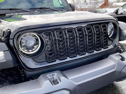 Certified 2024 Jeep Wrangler Willys image 28