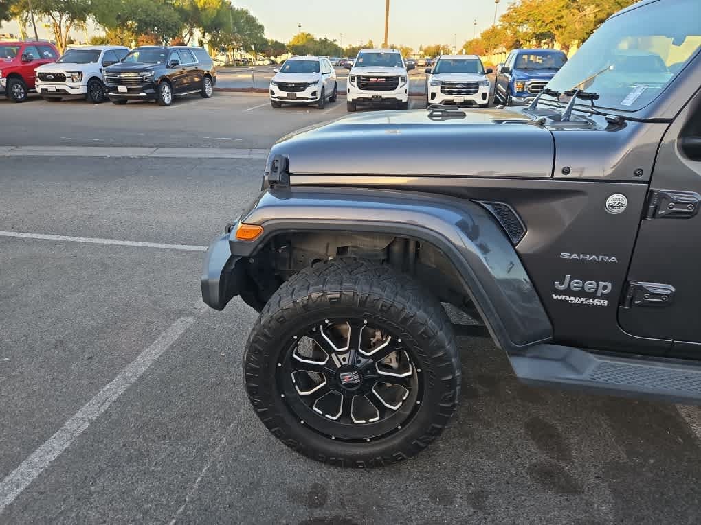 Used 2020 Jeep Wrangler Unlimited Sahara AWD/4WD image 3