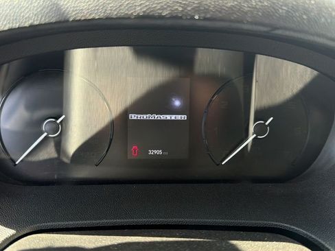 Used 2024 RAM ProMaster 2500 w/ Convenience Group FWD image 9
