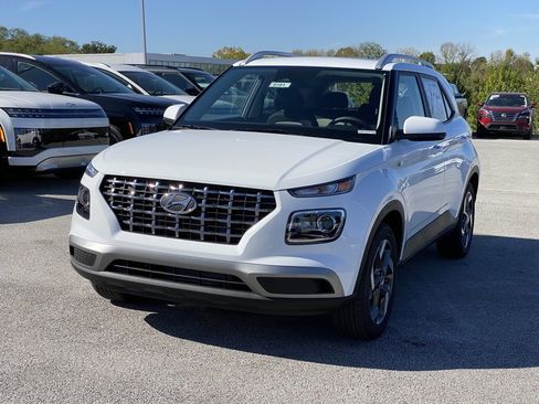 New 2026 Hyundai Venue SEL image 3