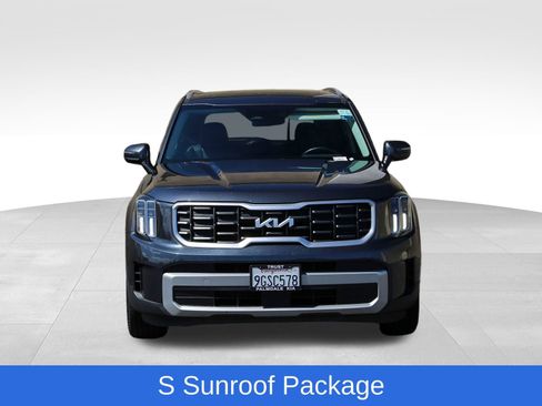 Used 2023 Kia Telluride S w/ S Sunroof Package image 3