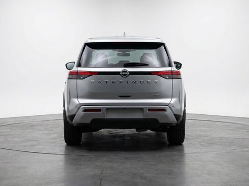 Used 2025 Nissan Pathfinder SV image 7