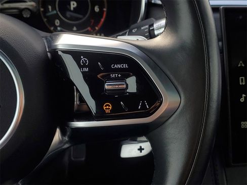 Used 2021 Jaguar F-PACE S image 19