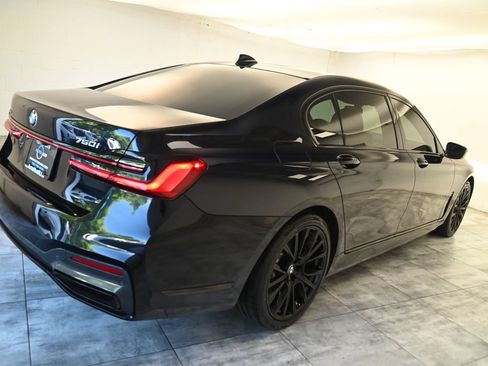 Used 2022 BMW 750i xDrive w/ M Sport Package AWD/4WD image 2