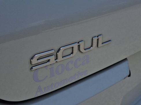 Used 2023 Kia Soul LX w/ Option Group 015 FWD image 28
