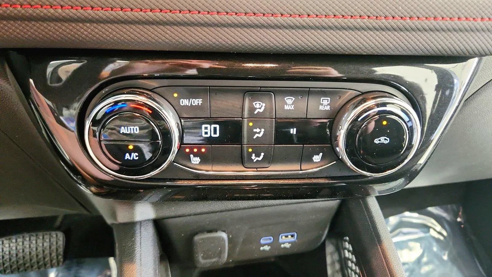 Used 2025 Chevrolet TrailBlazer RS w/ Convenience Package FWD image 40