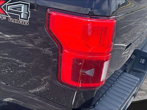 Used 2018 Ford F150 Lariat w/ Equipment Group 502A Luxury AWD/4WD image 31