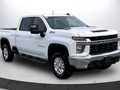 Used 2020 Chevrolet Silverado 2500 LT w/ Z71 Off-Road Package image 2