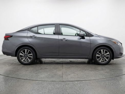 Used 2025 Nissan Versa SV image 11