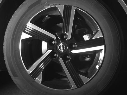 Used 2025 Nissan Sentra SV FWD image 13
