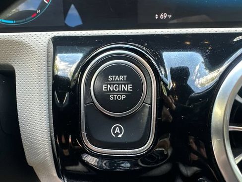 Used 2022 Mercedes-Benz CLA 250 4MATIC image 31