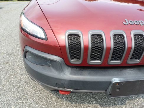 Used 2014 Jeep Cherokee Trailhawk w/ Comfort/Convenience Group AWD/4WD image 4