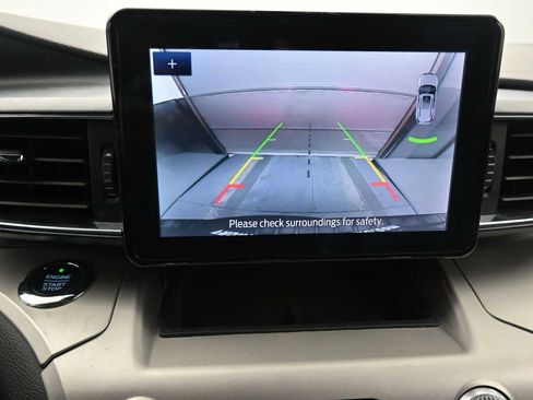 Used 2021 Ford Explorer XLT w/ Equipment Group 202A image 14