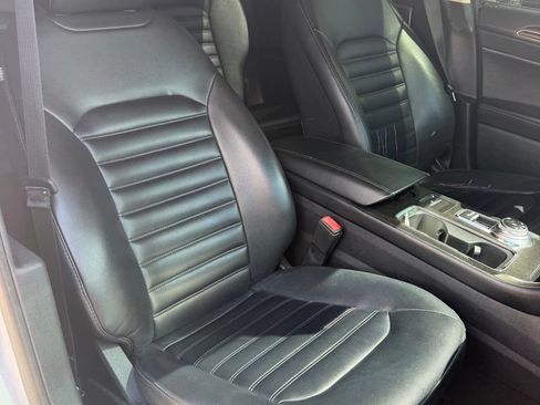 Used 2019 Ford Fusion SEL FWD image 22