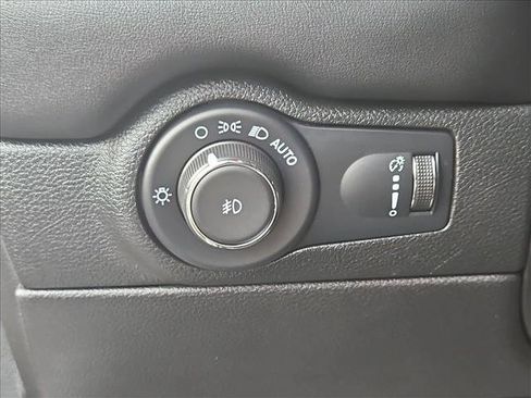 Used 2022 Dodge Durango R/T w/ Tow 'N Go Package AWD/4WD image 17