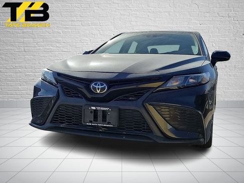 Used 2024 Toyota Camry SE image 1