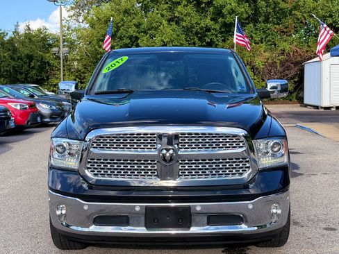 Used 2017 RAM 1500 Laramie w/ Convenience Group AWD/4WD image 4