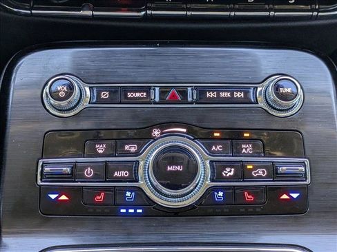 Used 2021 Lincoln Nautilus Reserve image 17