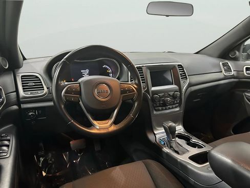 Used 2020 Jeep Grand Cherokee Laredo image 14