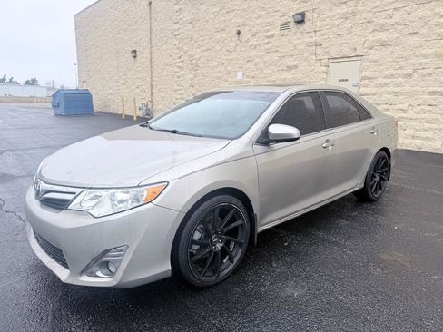 Used 2014 Toyota Camry XLE w/ Leather Package image 1