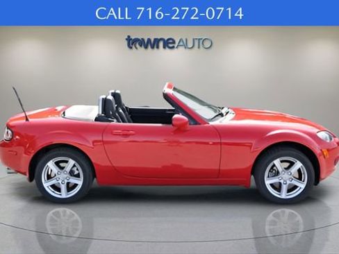 Used 2008 MAZDA MX-5 Miata Sport w/ Convenience Pkg image 6