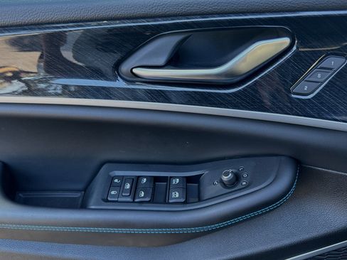 New 2023 Jeep Grand Cherokee Trailhawk w/ Advanced Protech Group II AWD/4WD image 10
